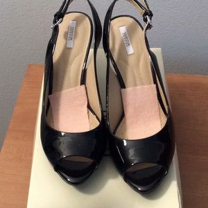A size 6 Geox Black Heels